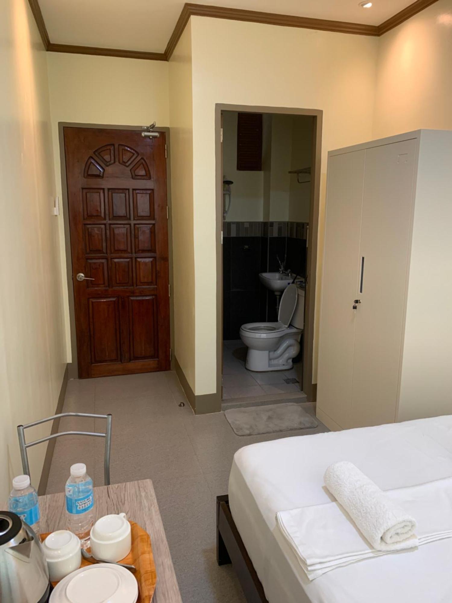 Zl Travelers Inn Batuan Kültér fotó