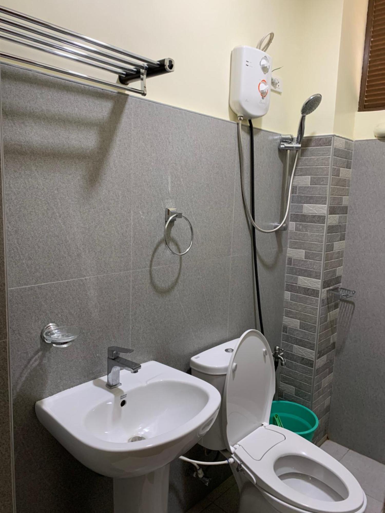 Zl Travelers Inn Batuan Kültér fotó