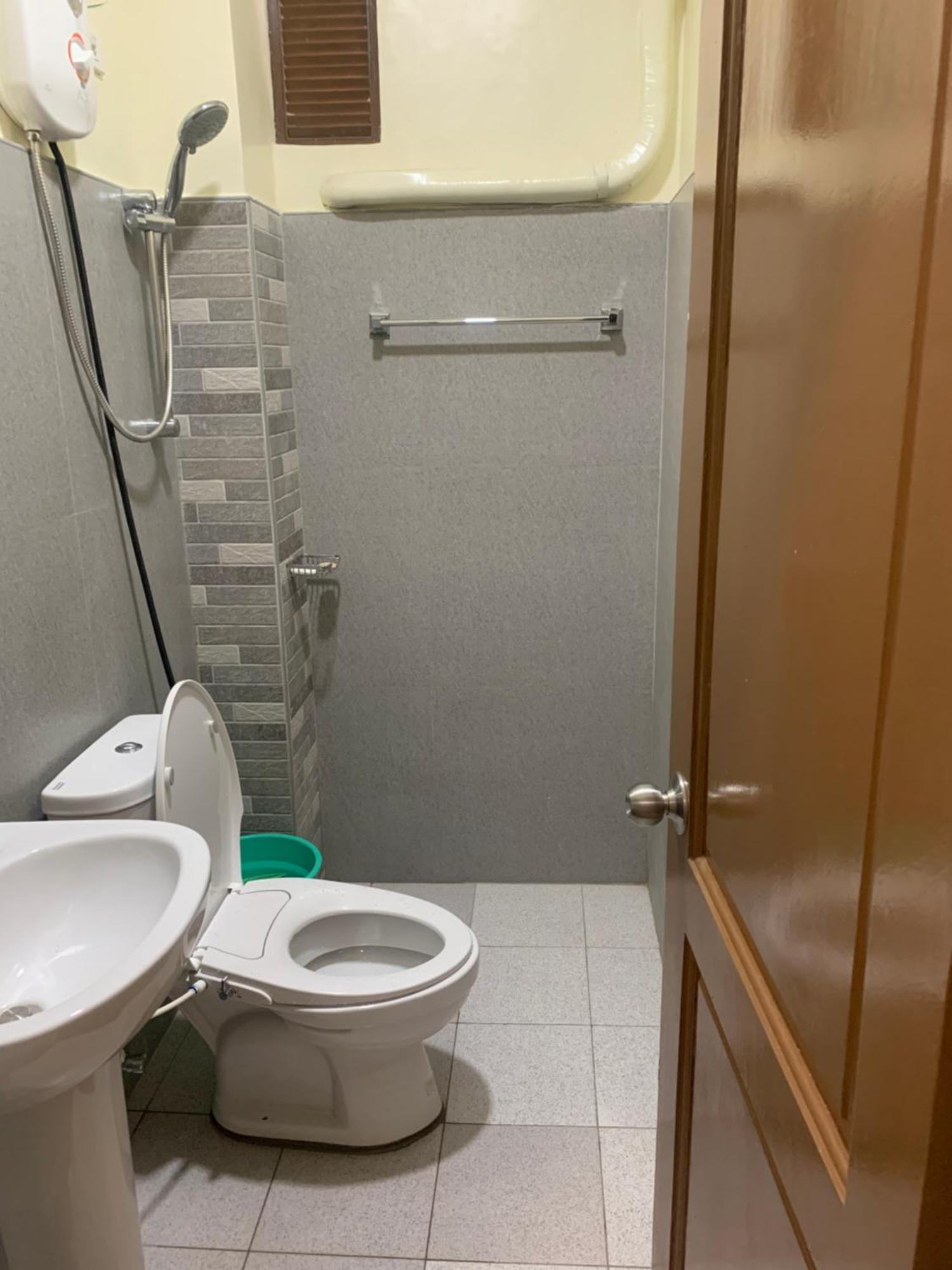 Zl Travelers Inn Batuan Kültér fotó