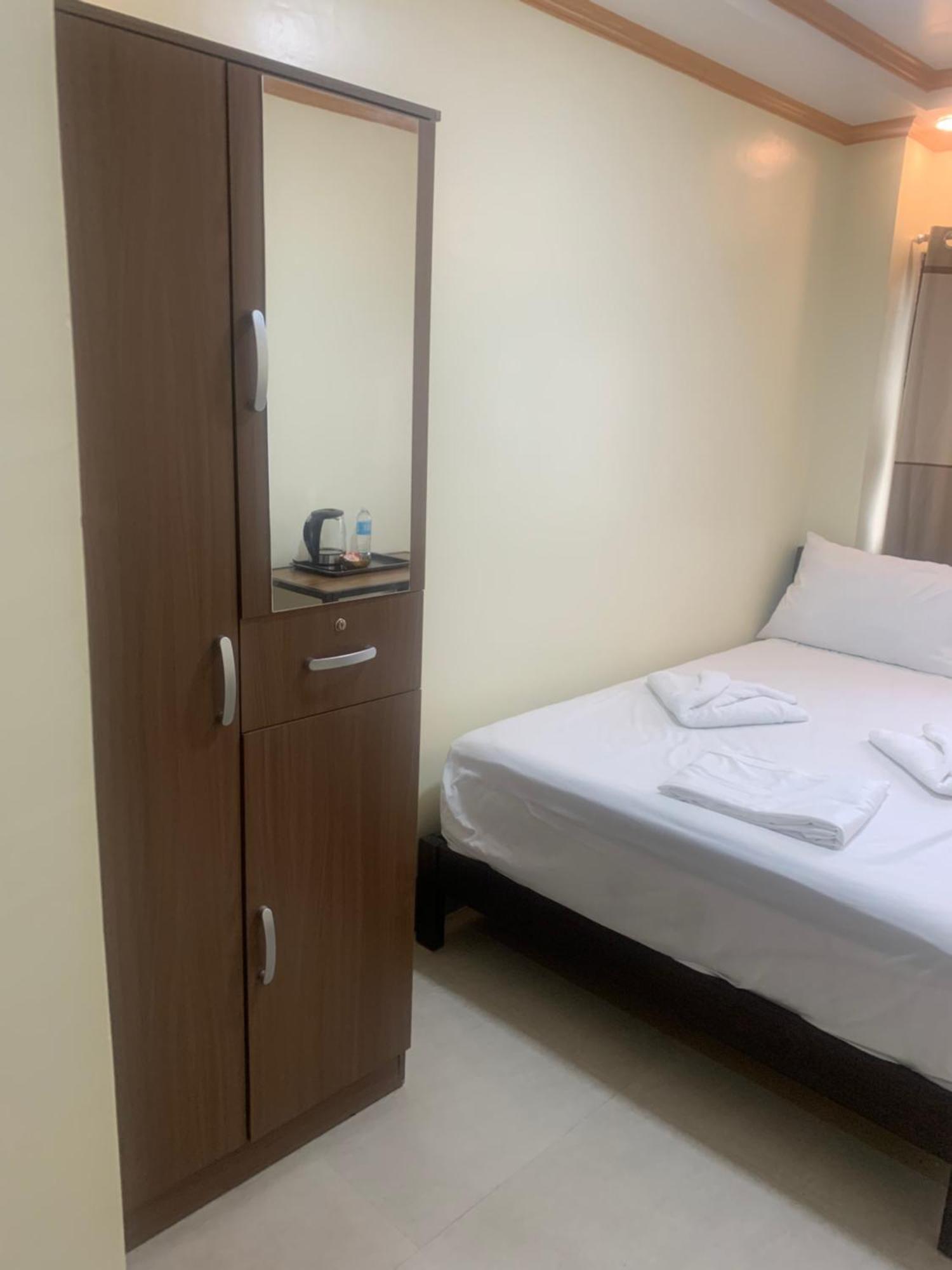 Zl Travelers Inn Batuan Kültér fotó